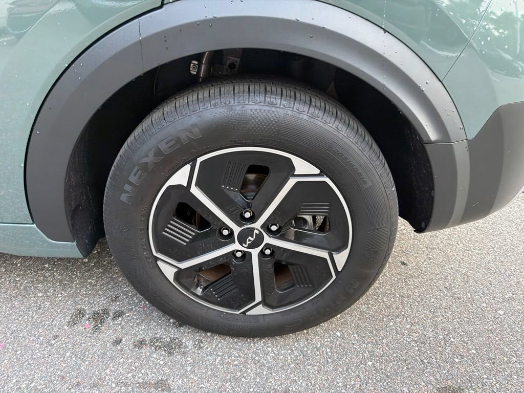 Certified 2025 Kia Niro EX FWD image 29