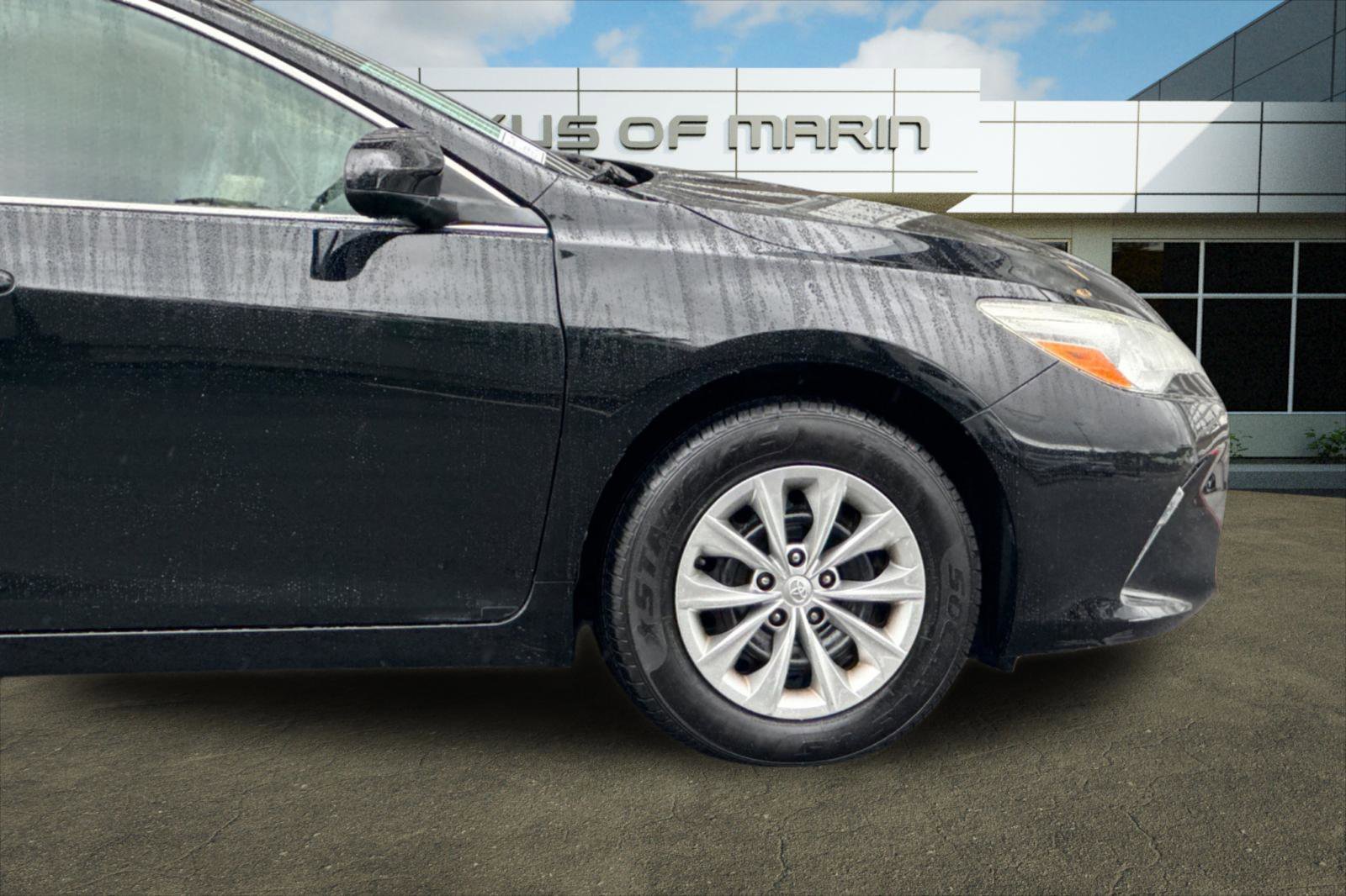 Used 2015 Toyota Camry LE FWD image 32