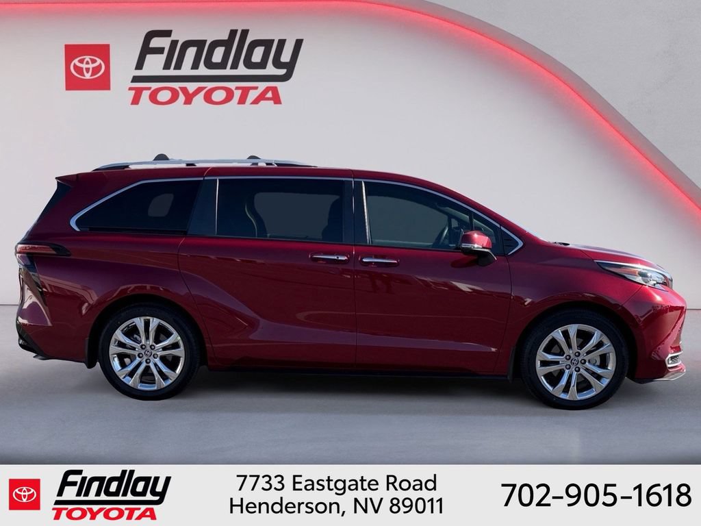 Certified 2023 Toyota Sienna Platinum FWD image 11
