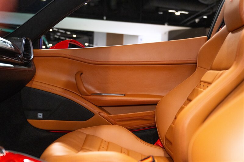 Used 2014 Ferrari 458 Spider RWD image 23