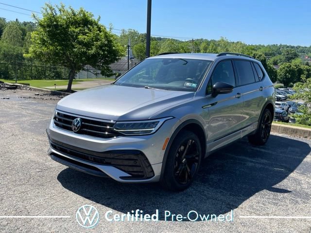 Certified 2024 Volkswagen Tiguan SE R-Line AWD/4WD image 1
