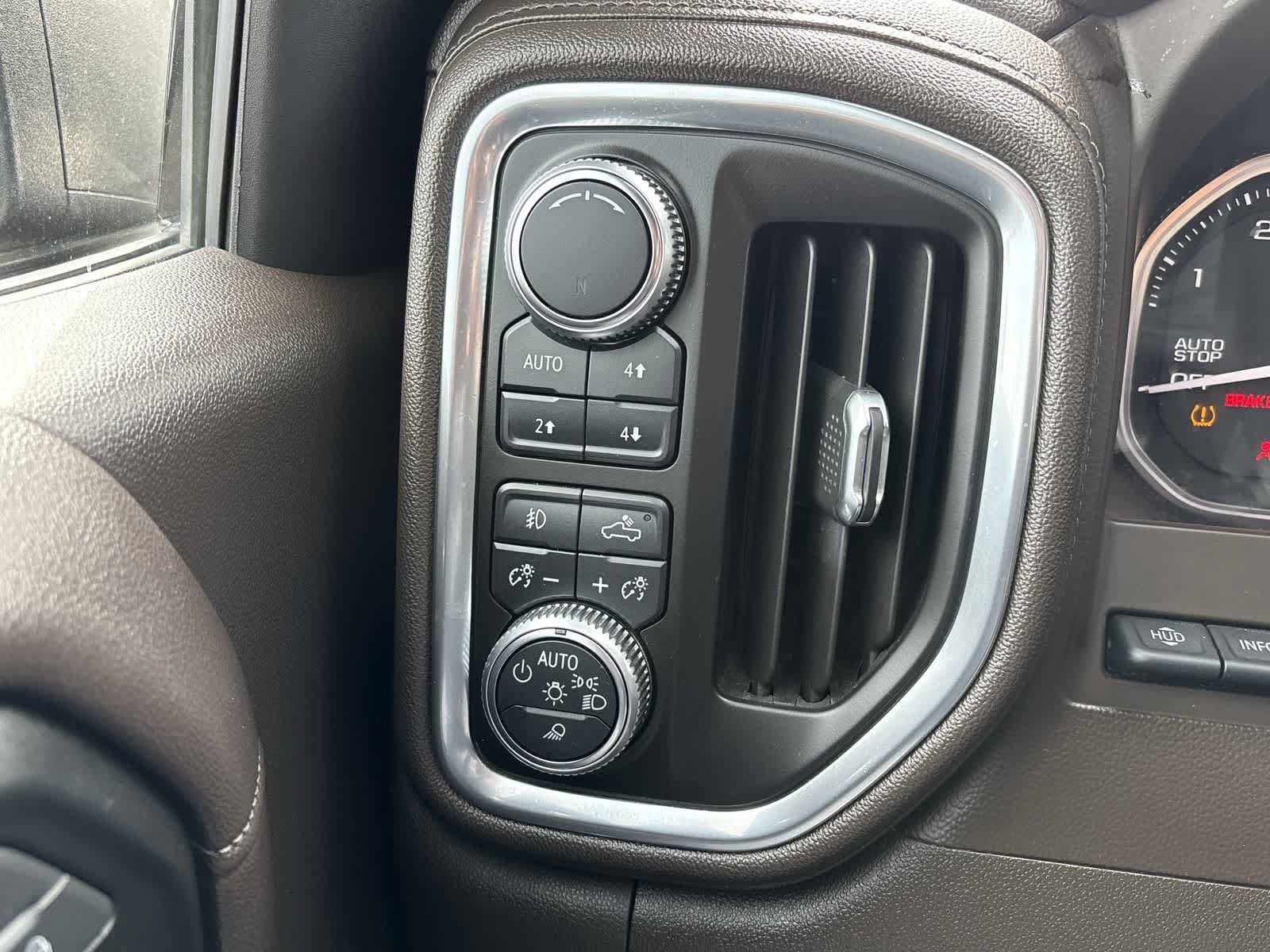 Used 2019 GMC Sierra 1500 Denali w/ Technology Package AWD/4WD image 8