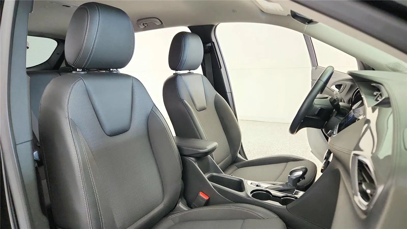 Used 2023 Buick Encore GX Preferred FWD image 38