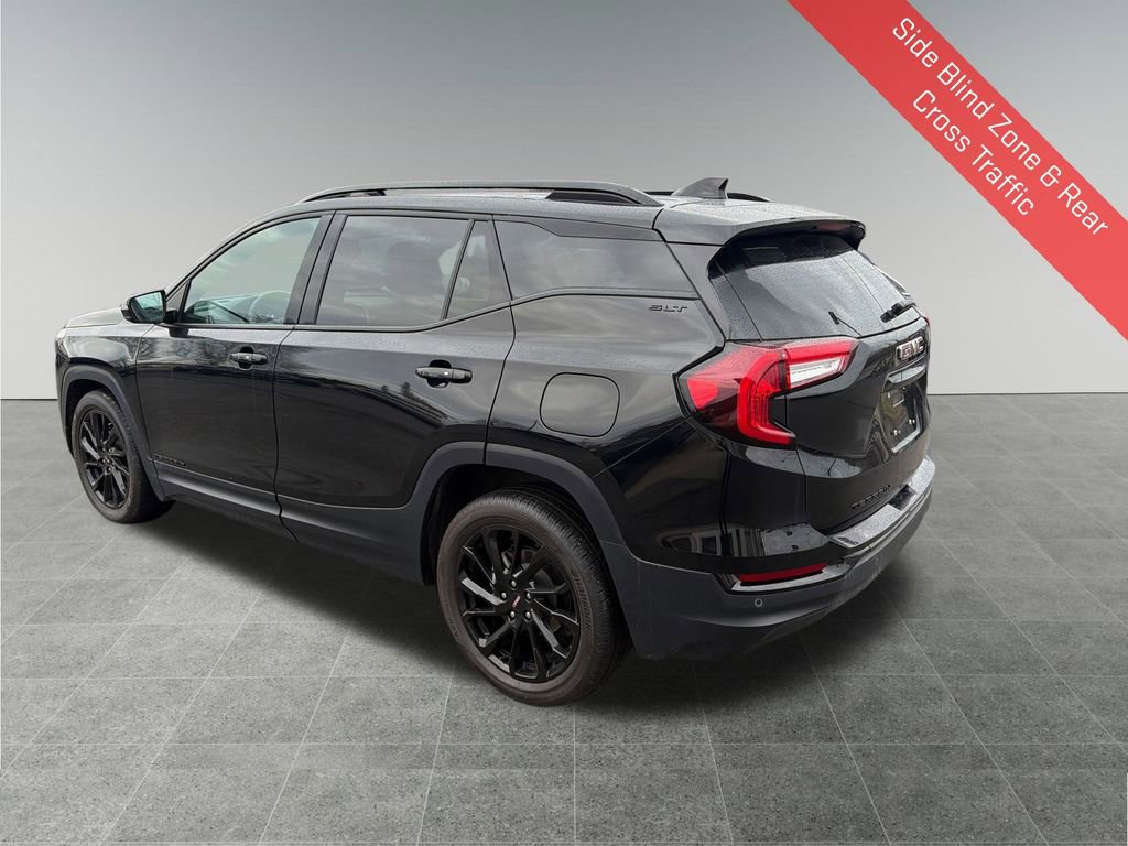 Used 2023 GMC Terrain SLT w/ Elevation Edition image 4