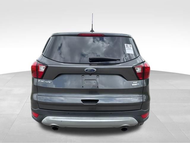 Used 2019 Ford Escape SE image 5
