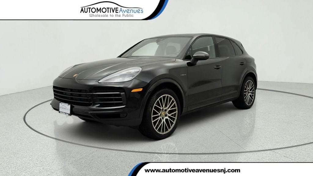 Used 2022 Porsche Cayenne Platinum Edition w/ Premium Package Plus AWD/4WD image 1