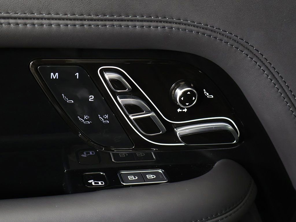 Used 2021 Land Rover Range Rover SV Autobiography Dynamic image 47