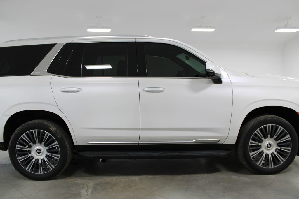 Used 2023 Cadillac Escalade Premium Luxury w/ LPO, Illumination Package image 11