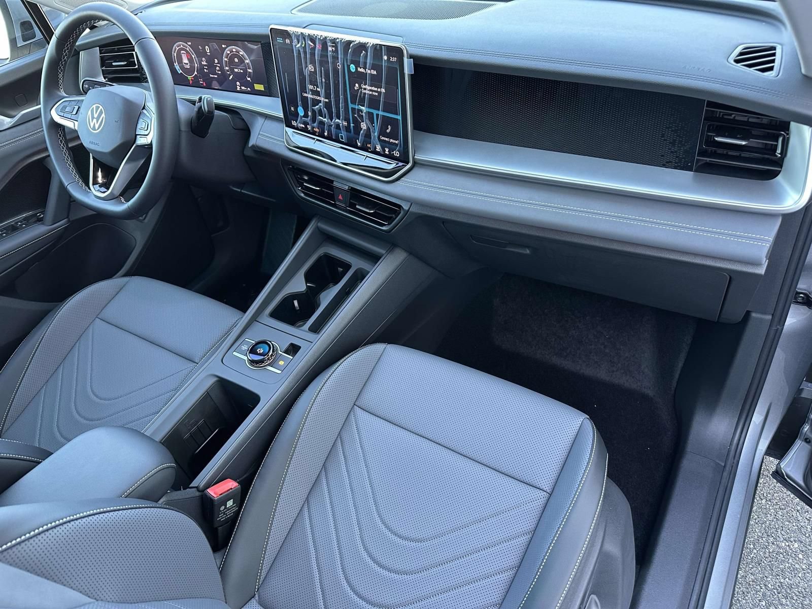 New 2026 Volkswagen Tiguan SE AWD/4WD image 12