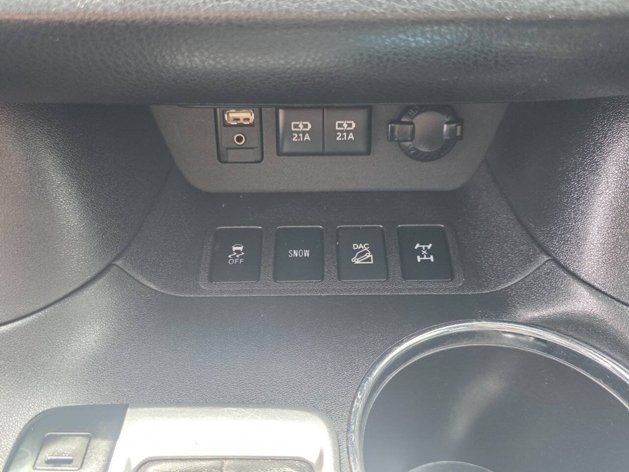 Used 2017 Toyota Highlander Limited AWD/4WD image 17
