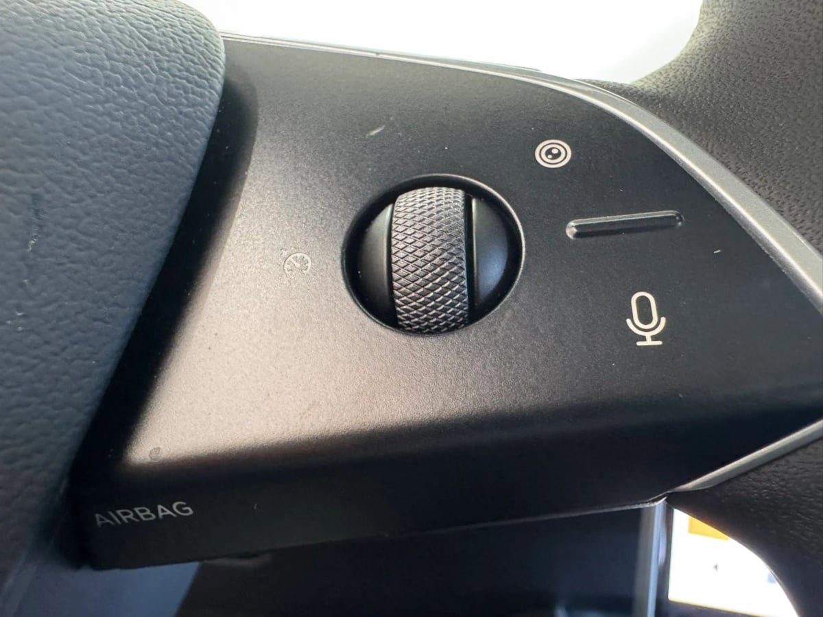 Used 2026 Tesla Model Y 2WD image 43