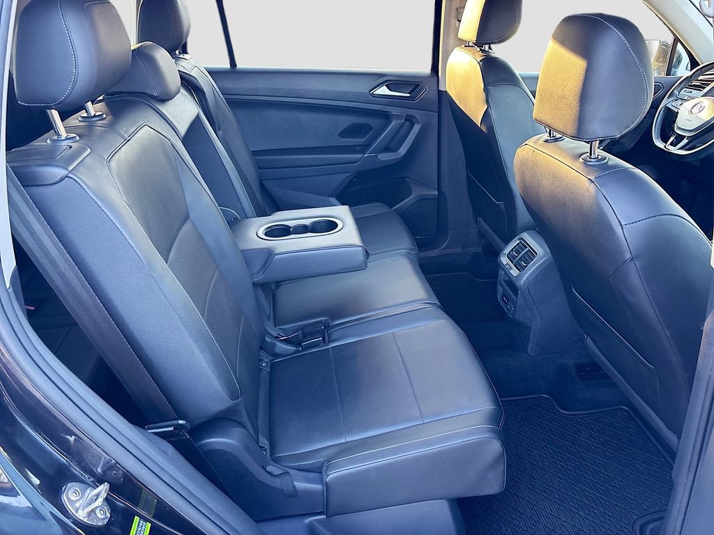 Used 2018 Volkswagen Tiguan SE w/ Front Fog Lights Package image 28