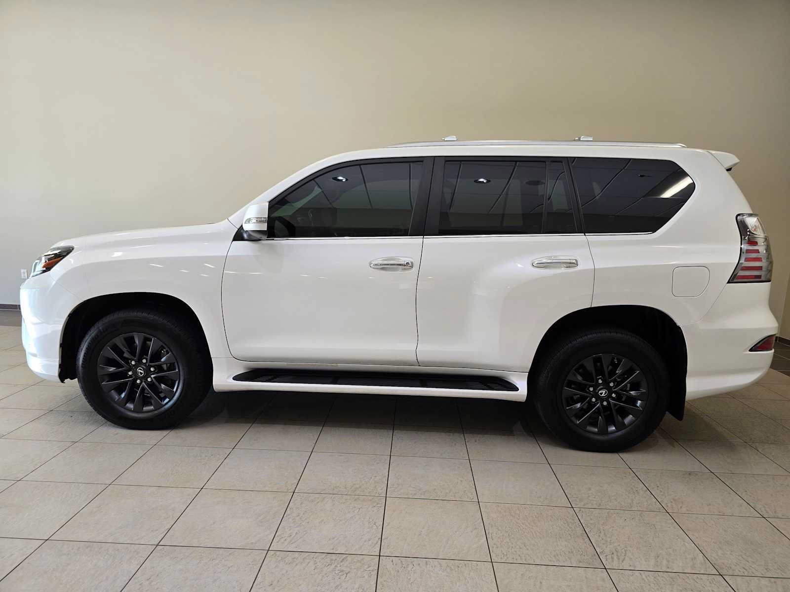 Used 2021 Lexus GX 460 Premium w/ Premium Package AWD/4WD image 3