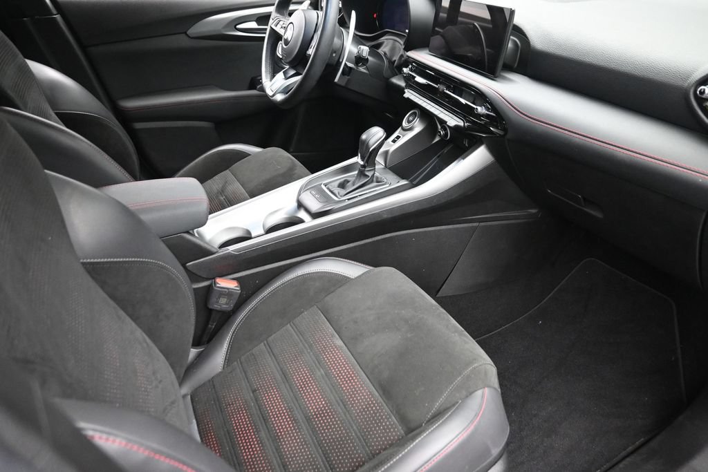 Used 2024 Dodge Hornet R/T Plus w/ Track Pack AWD/4WD image 9