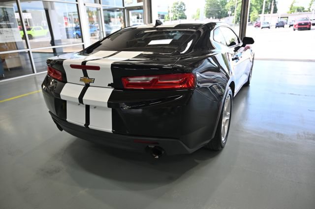Used 2016 Chevrolet Camaro LT RWD image 7