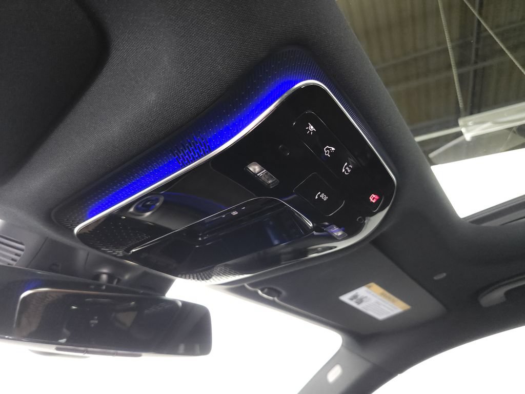 Used 2025 Mercedes-Benz GLC 300 4MATIC w/ AMG Line image 23