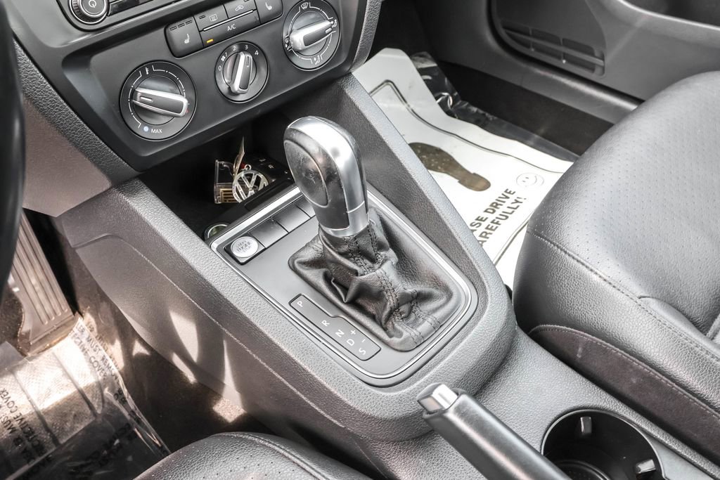 Used 2017 Volkswagen Jetta SE image 26