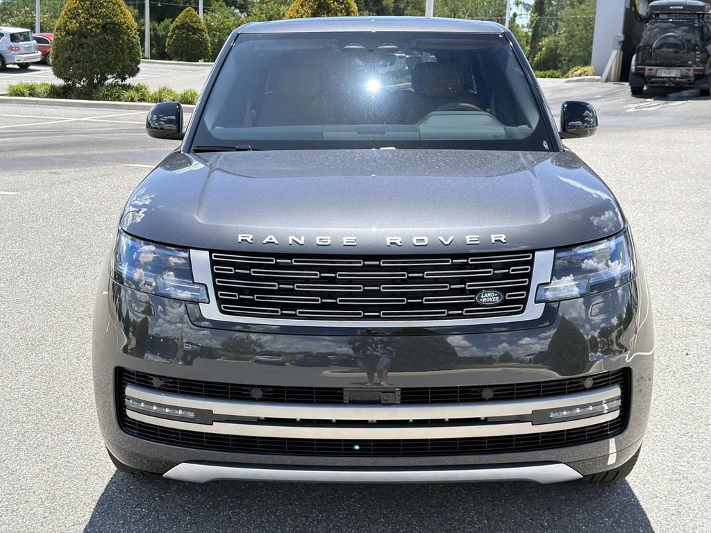 New 2026 Land Rover Range Rover Long Wheelbase SE AWD/4WD image 8