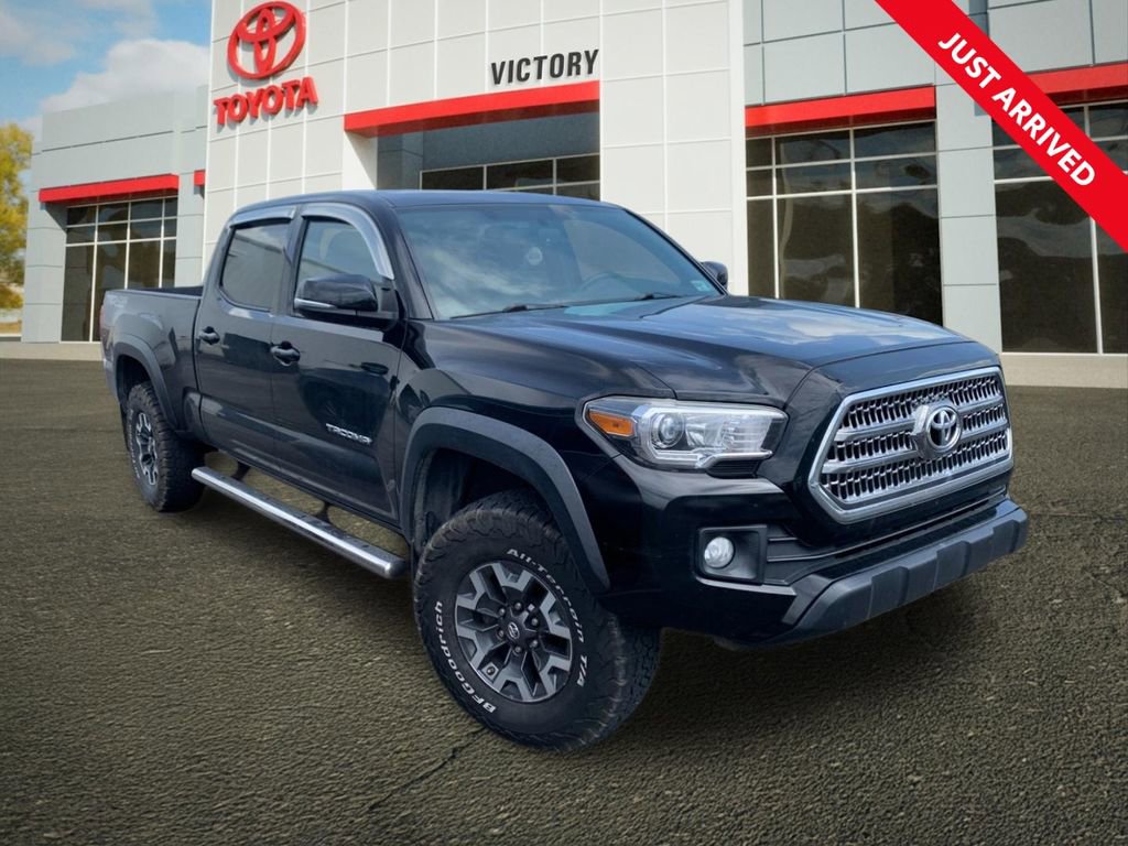 Used 2017 Toyota Tacoma TRD Off-Road w/ Tow Package AWD/4WD image 1