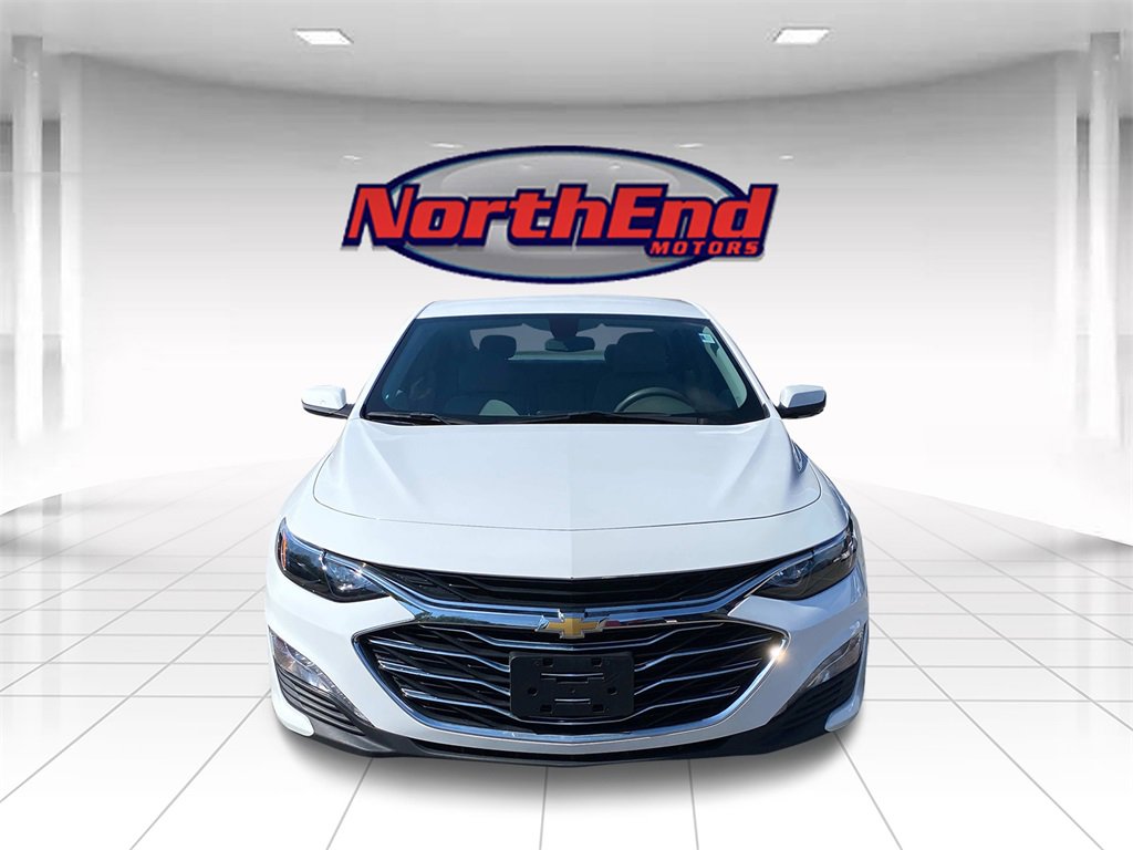 Used 2022 Chevrolet Malibu LT image 2