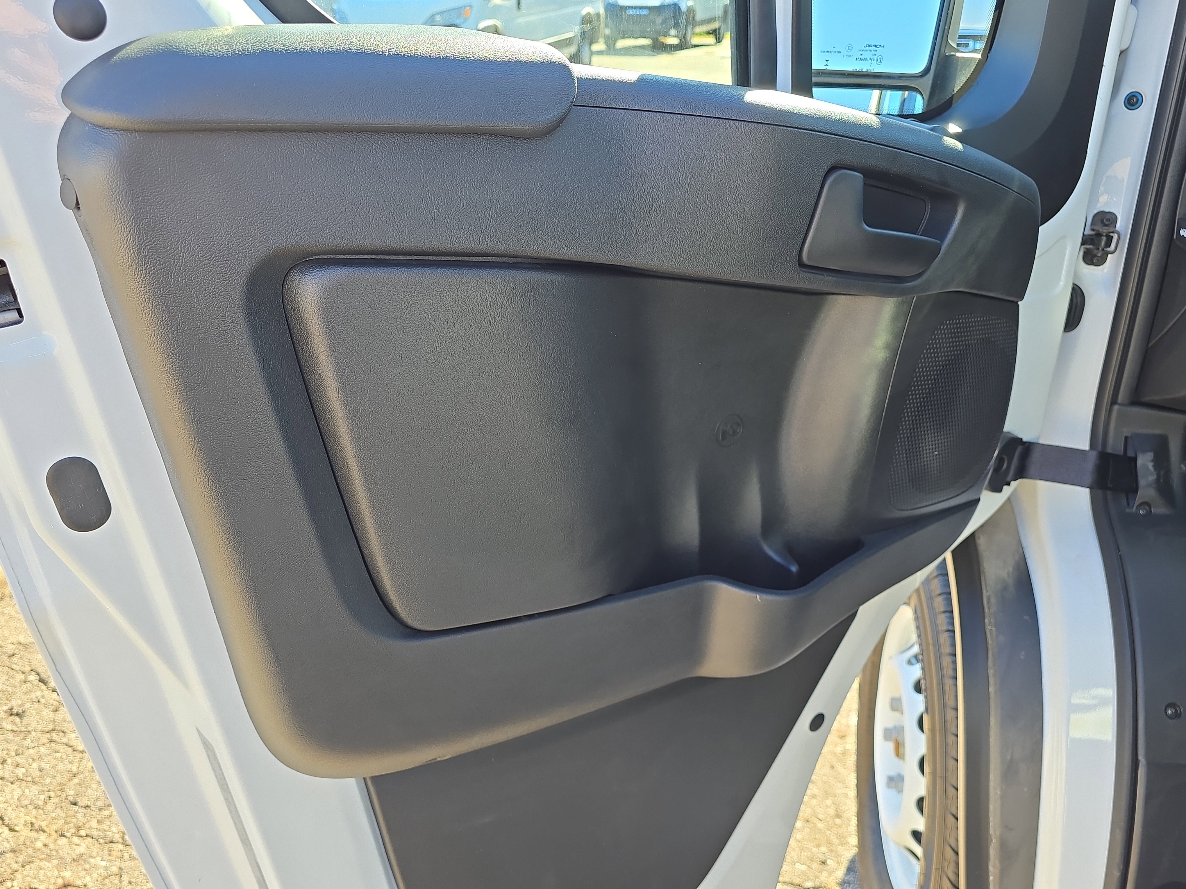 Used 2025 RAM ProMaster 2500 w/ Storage Group image 11