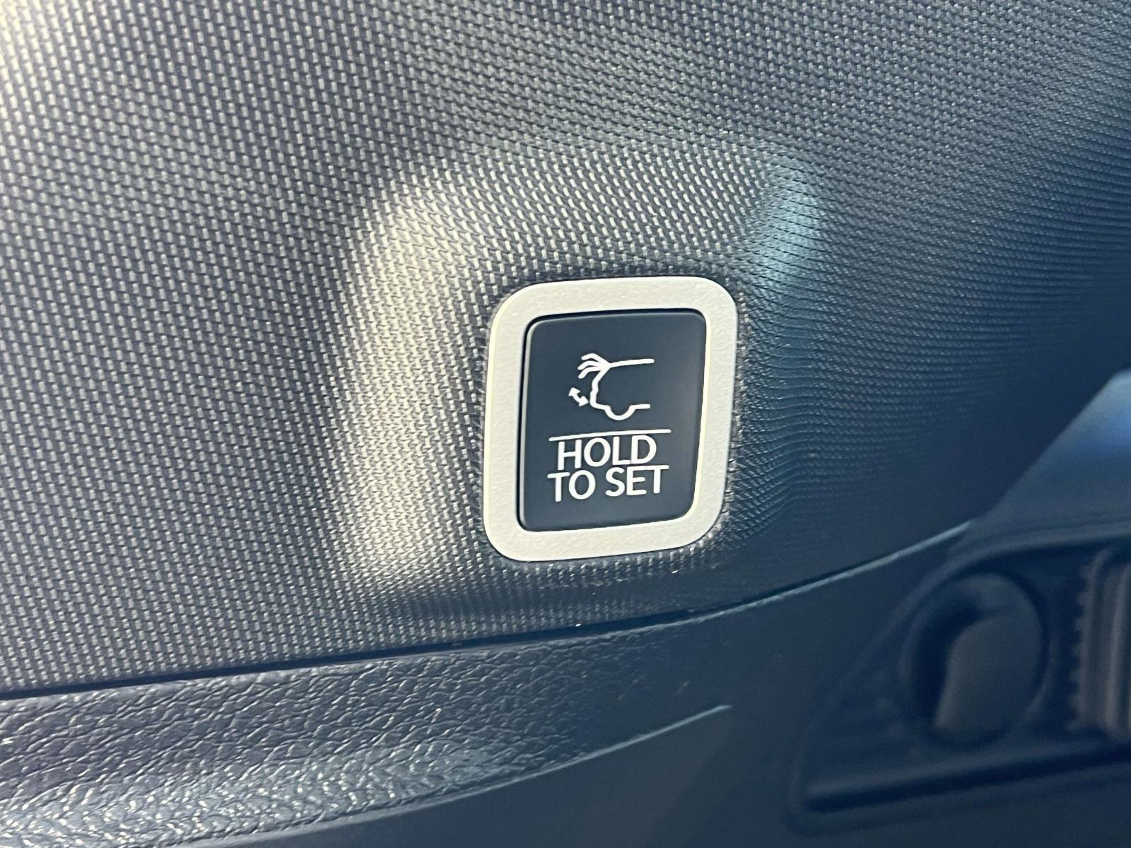 Used 2025 Jeep Grand Cherokee Limited image 12