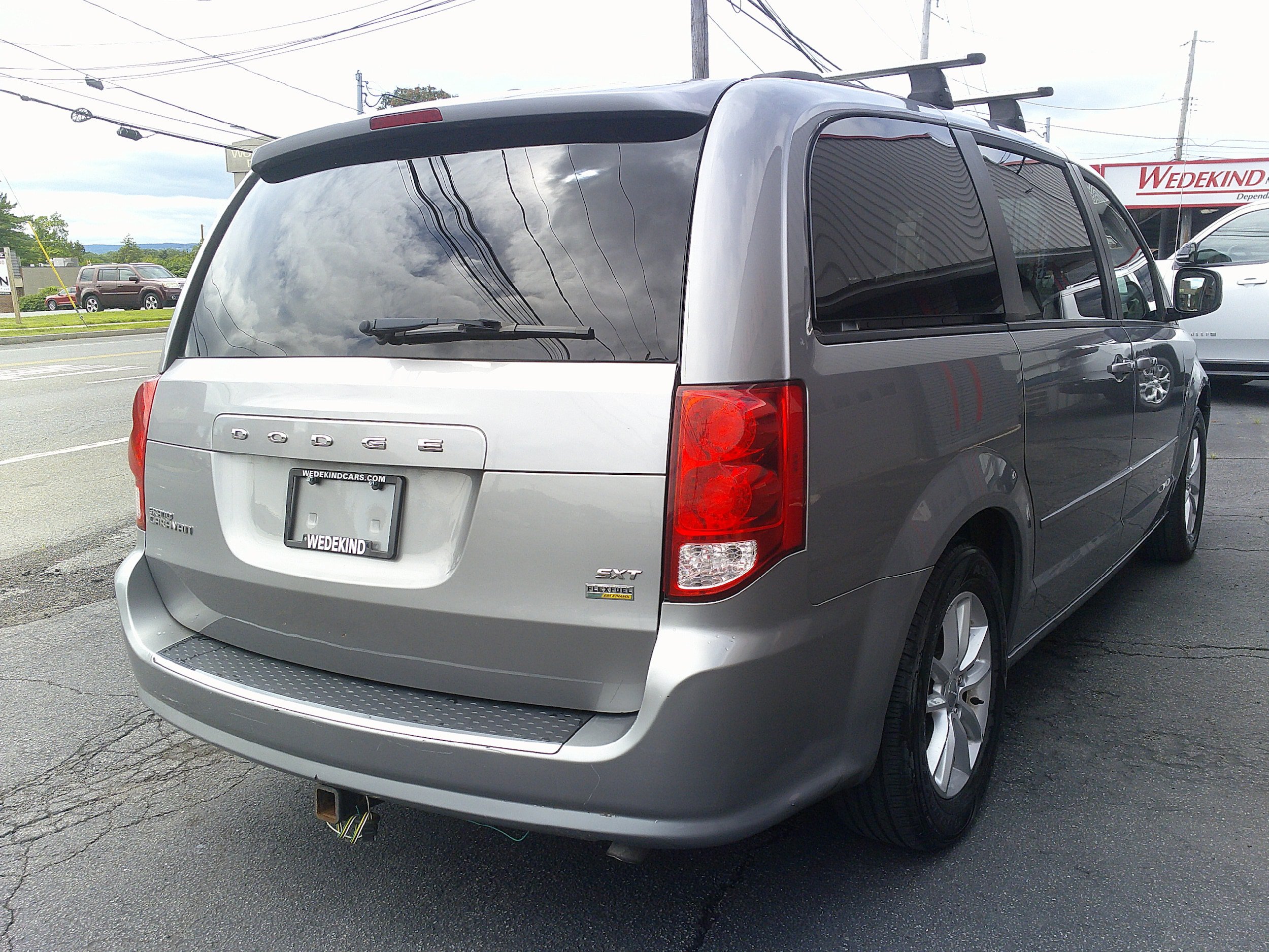 Used 2016 Dodge Grand Caravan SXT FWD image 9