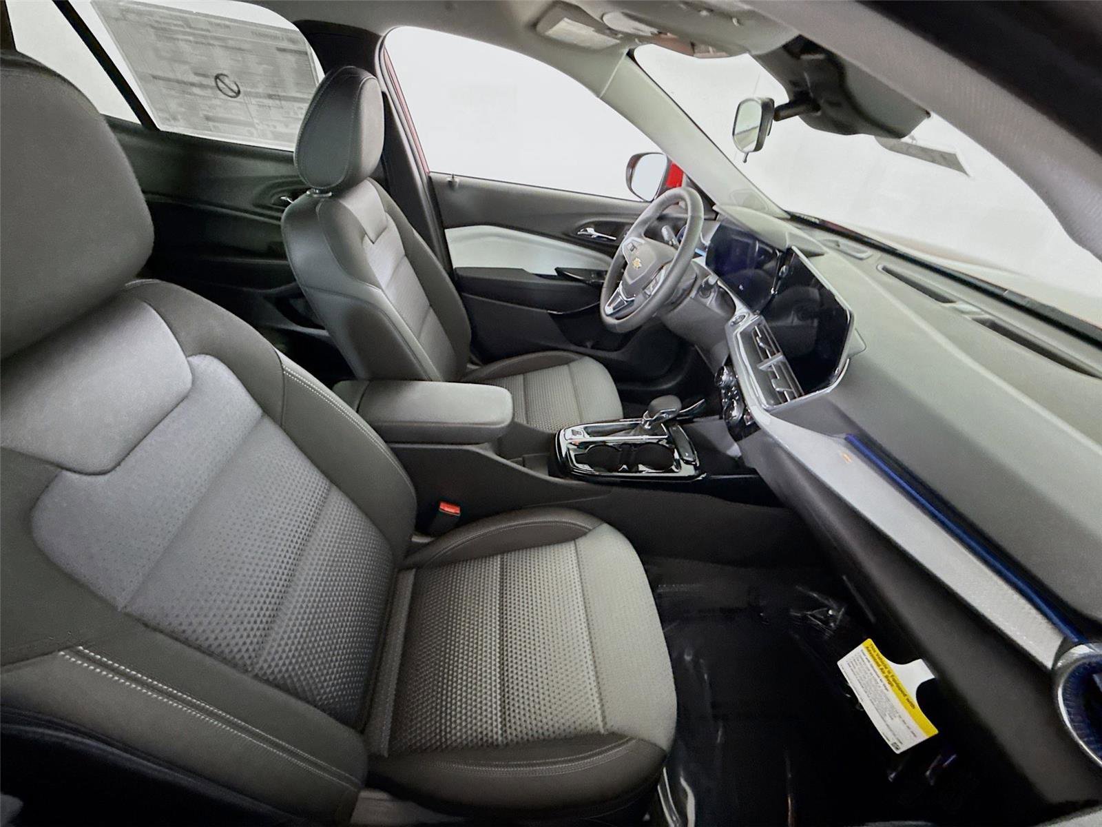 New 2026 Chevrolet Trax LT w/ LT Convenience Package image 20