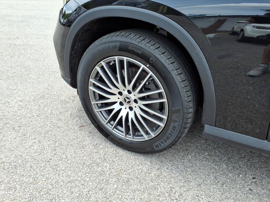 Certified 2025 Mercedes-Benz GLC 300 4MATIC image 9
