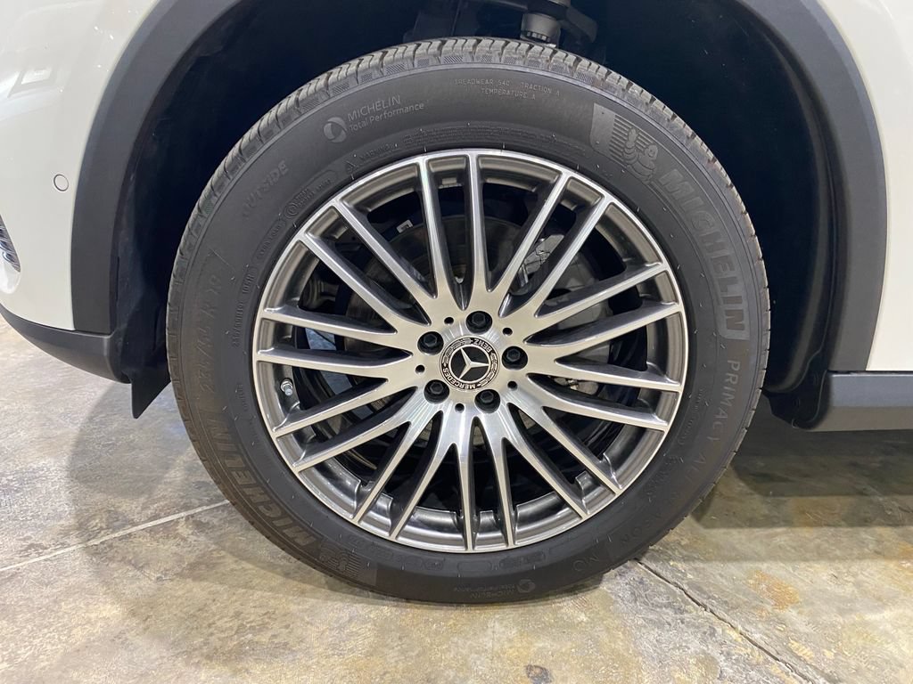 Certified 2025 Mercedes-Benz GLC 300 4MATIC image 20