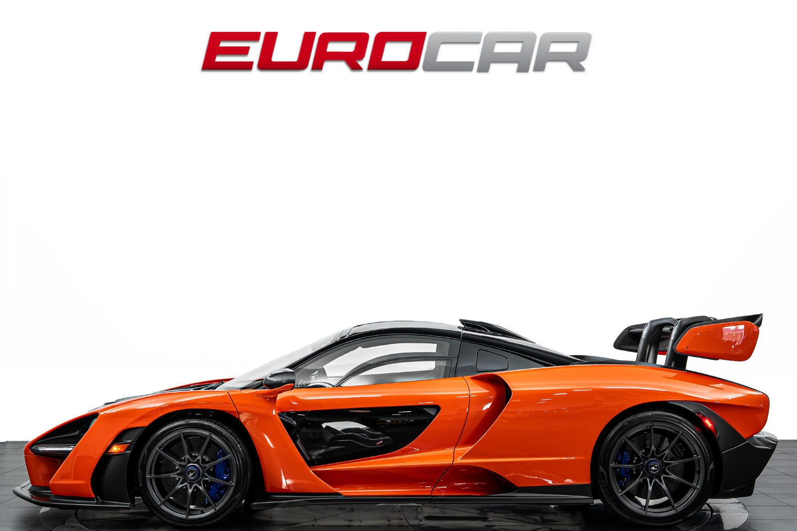 Used 2019 McLaren Senna RWD image 2