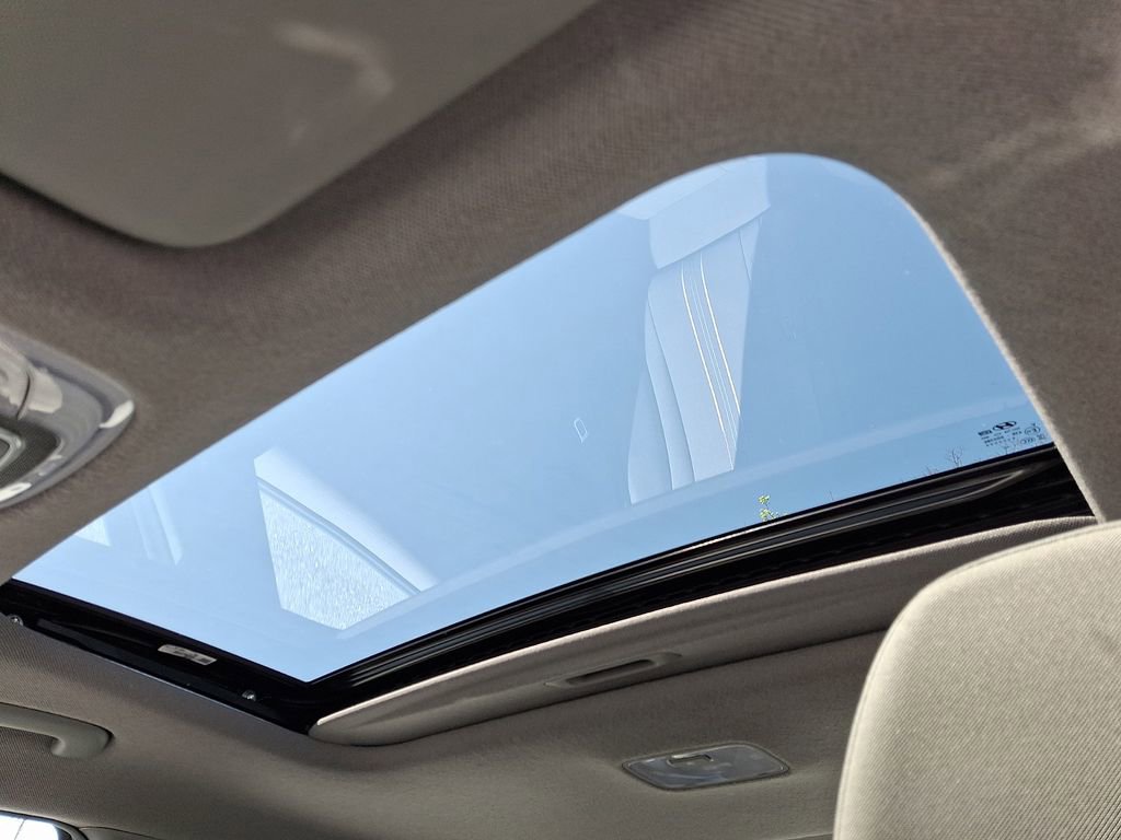 Used 2025 Hyundai Elantra SEL image 13