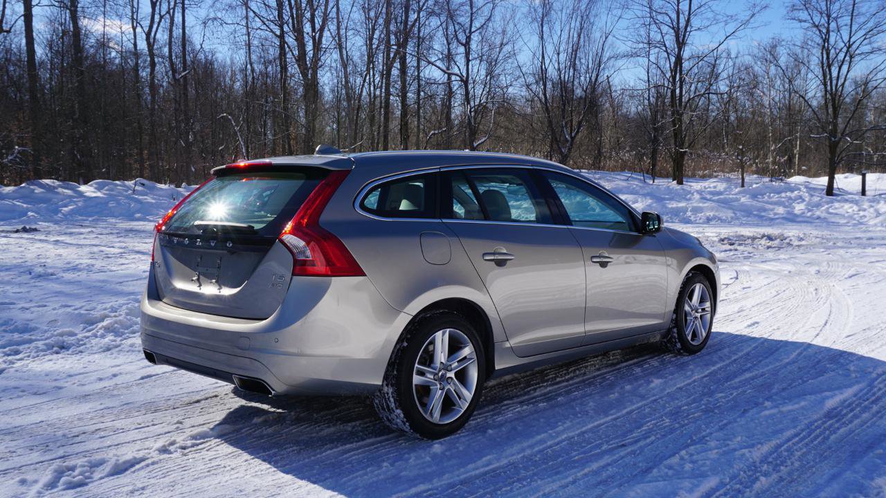 Used 2015 Volvo V60 T5 Premier w/ Convenience Package AWD/4WD image 5