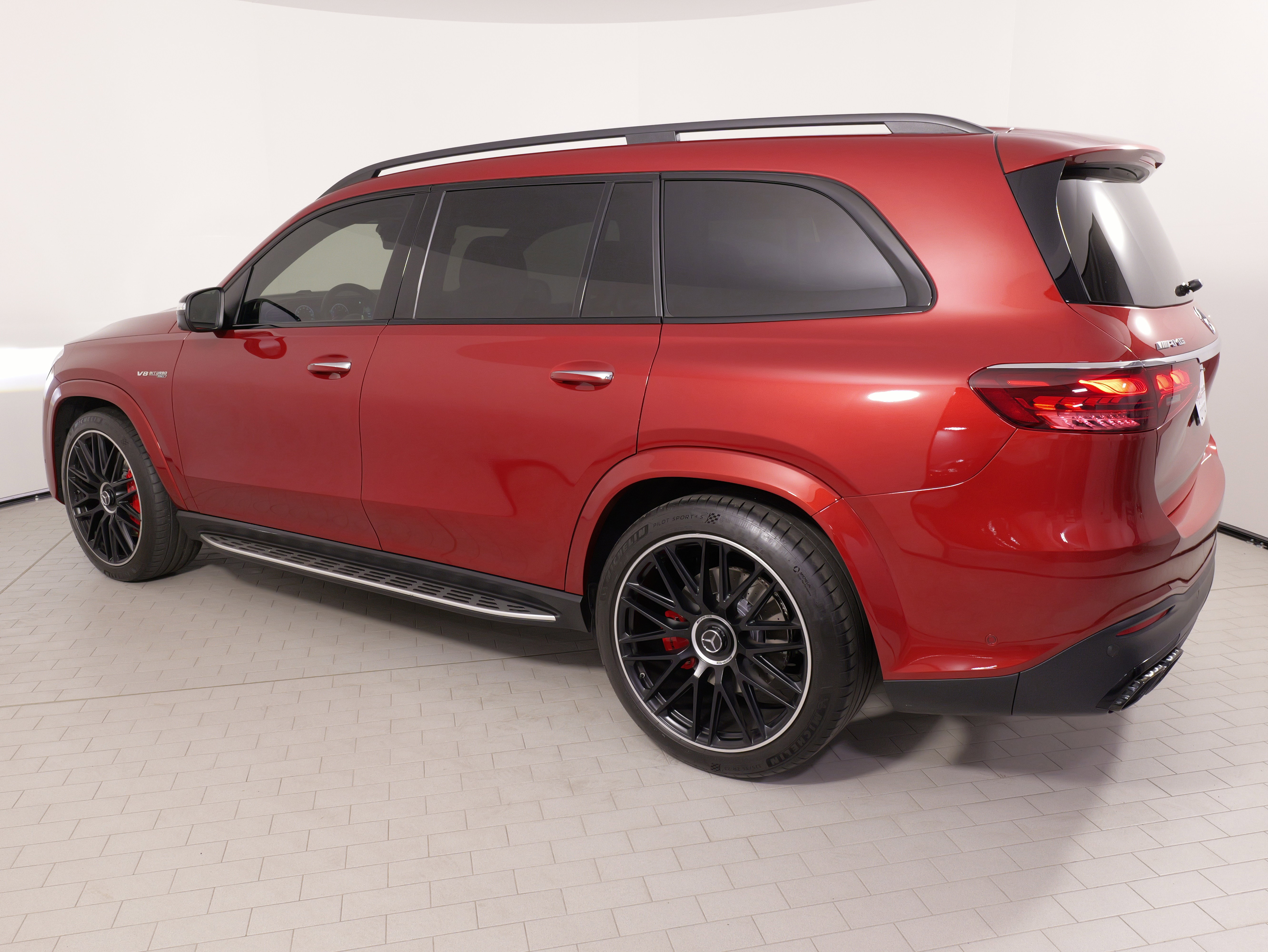 Used 2025 Mercedes-Benz GLS 63 AMG 4MATIC image 17