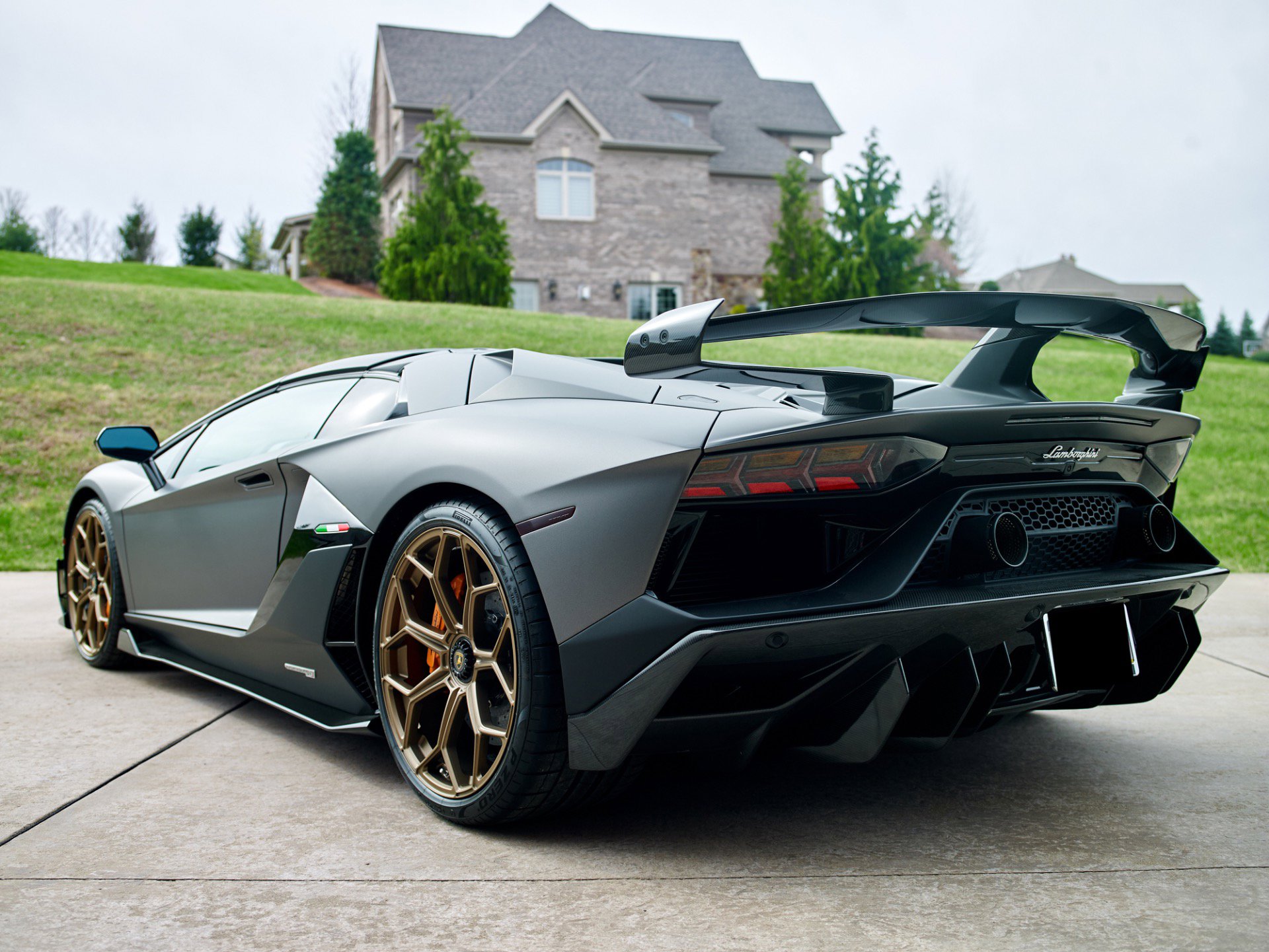 Used 2021 Lamborghini Aventador SVJ image 7