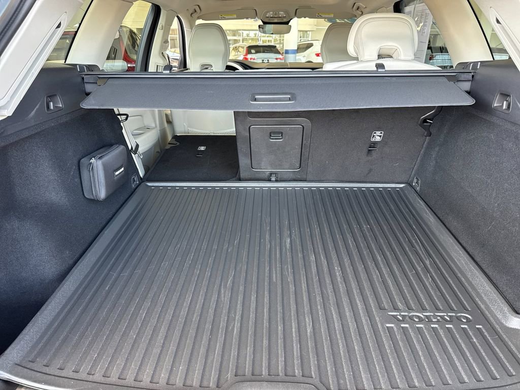 Certified 2024 Volvo XC60 B5 Plus w/ Protection Package Premier image 14