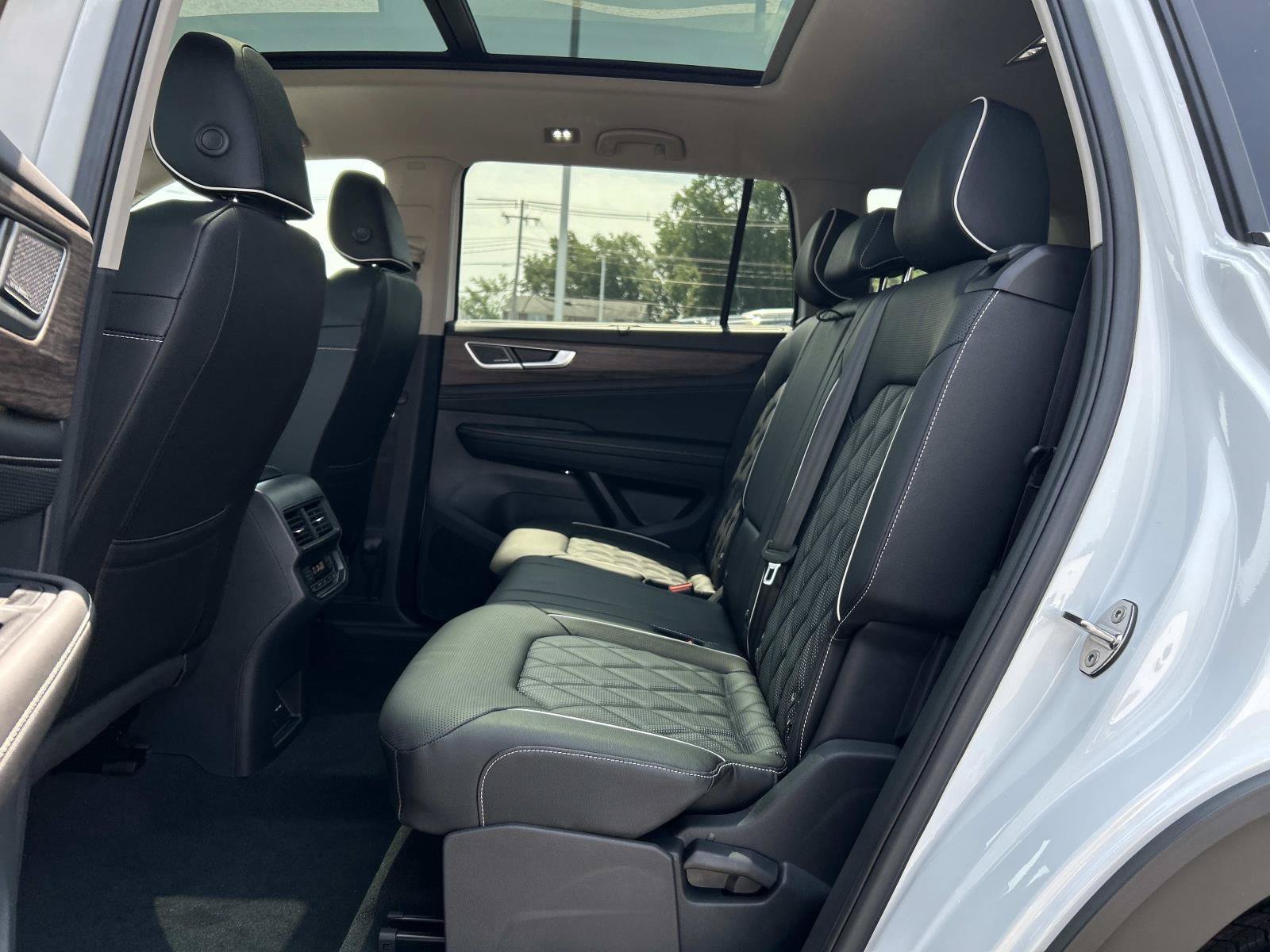 New 2026 Volkswagen Atlas SEL Premium R-Line AWD/4WD image 5