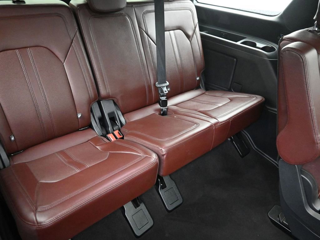 Used 2024 Ford Expedition Limited image 9
