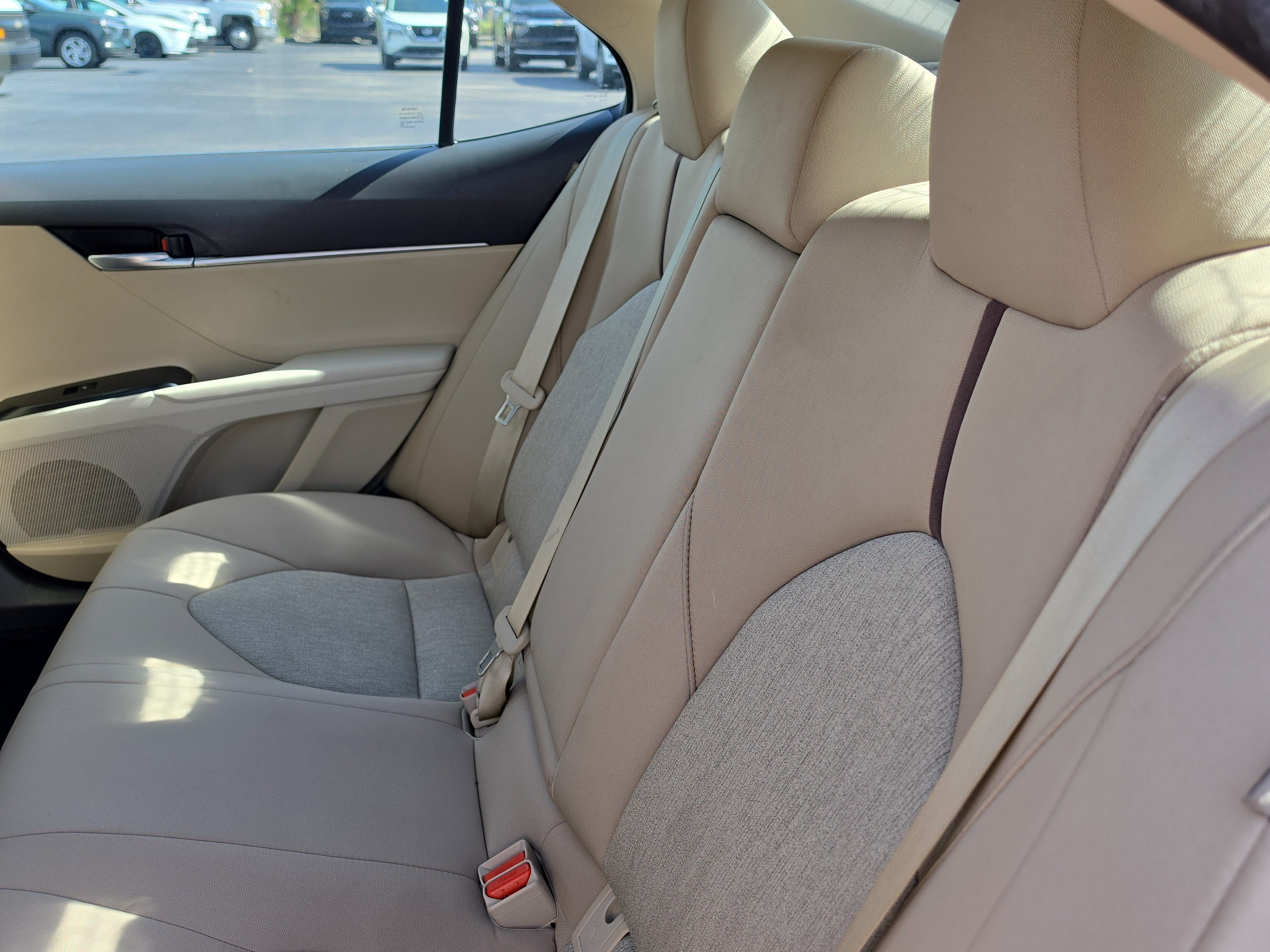 Used 2020 Toyota Camry LE FWD image 12