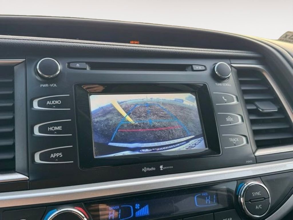 Used 2014 Toyota Highlander Plus AWD/4WD image 4