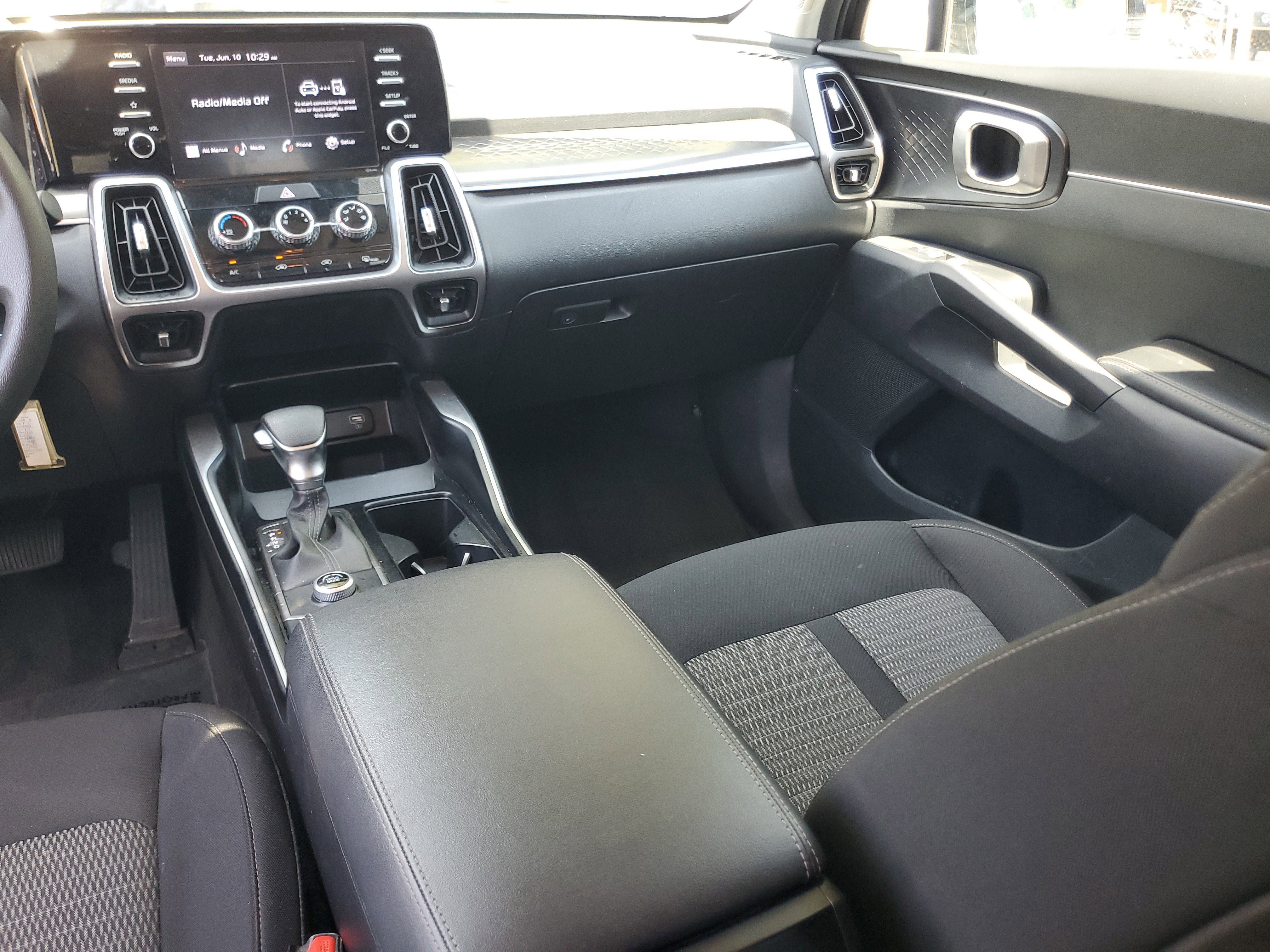 Used 2022 Kia Sorento LX image 14