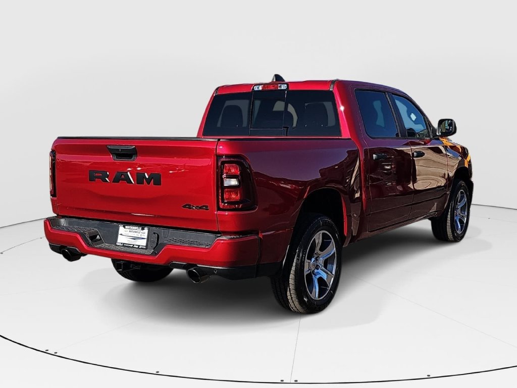 New 2027 RAM 1500 Express AWD/4WD image 3