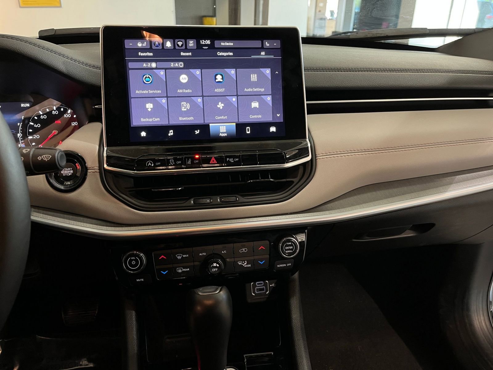 Used 2025 Jeep Compass Limited AWD/4WD image 17