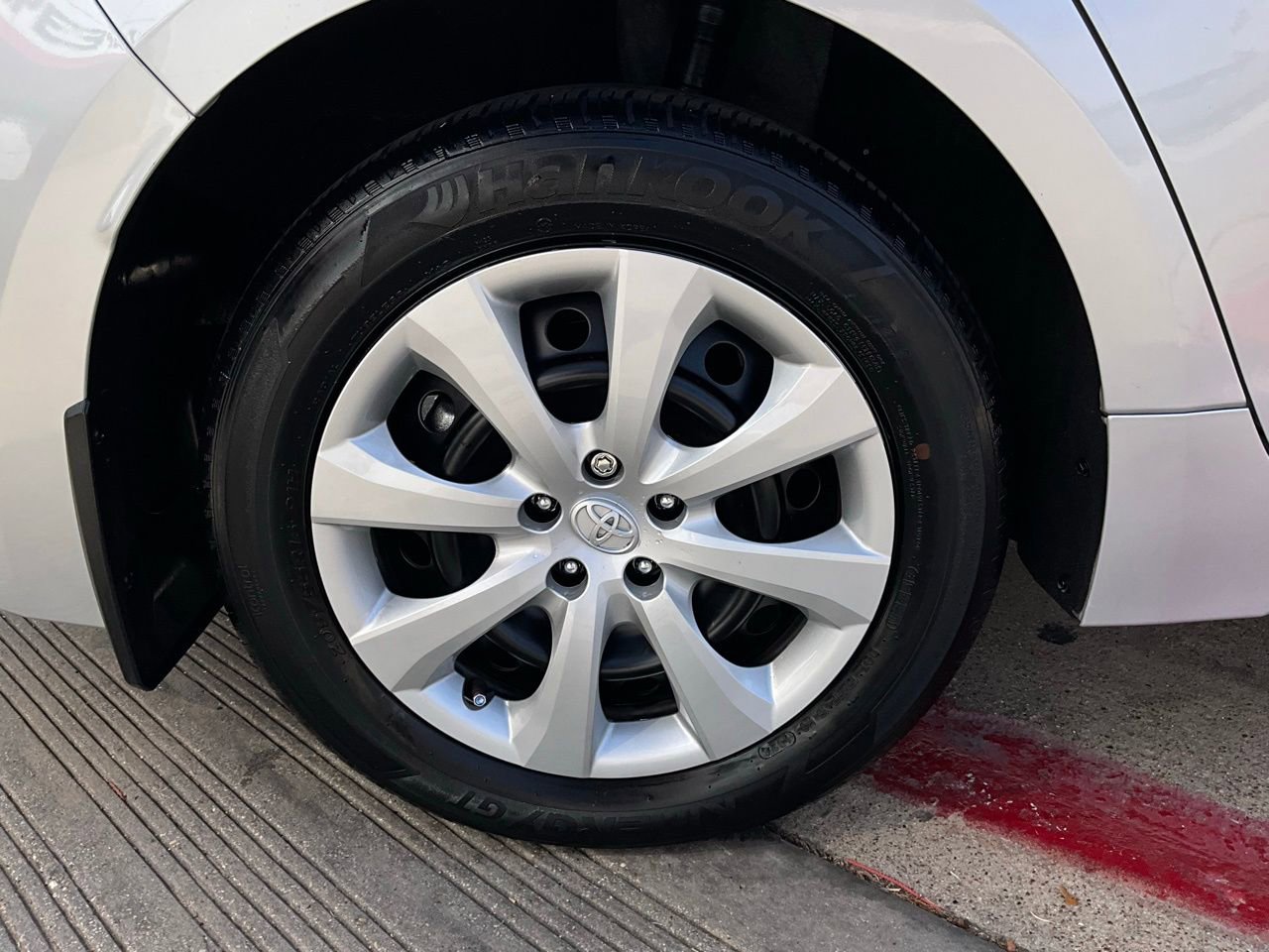 Used 2024 Toyota Corolla LE image 9