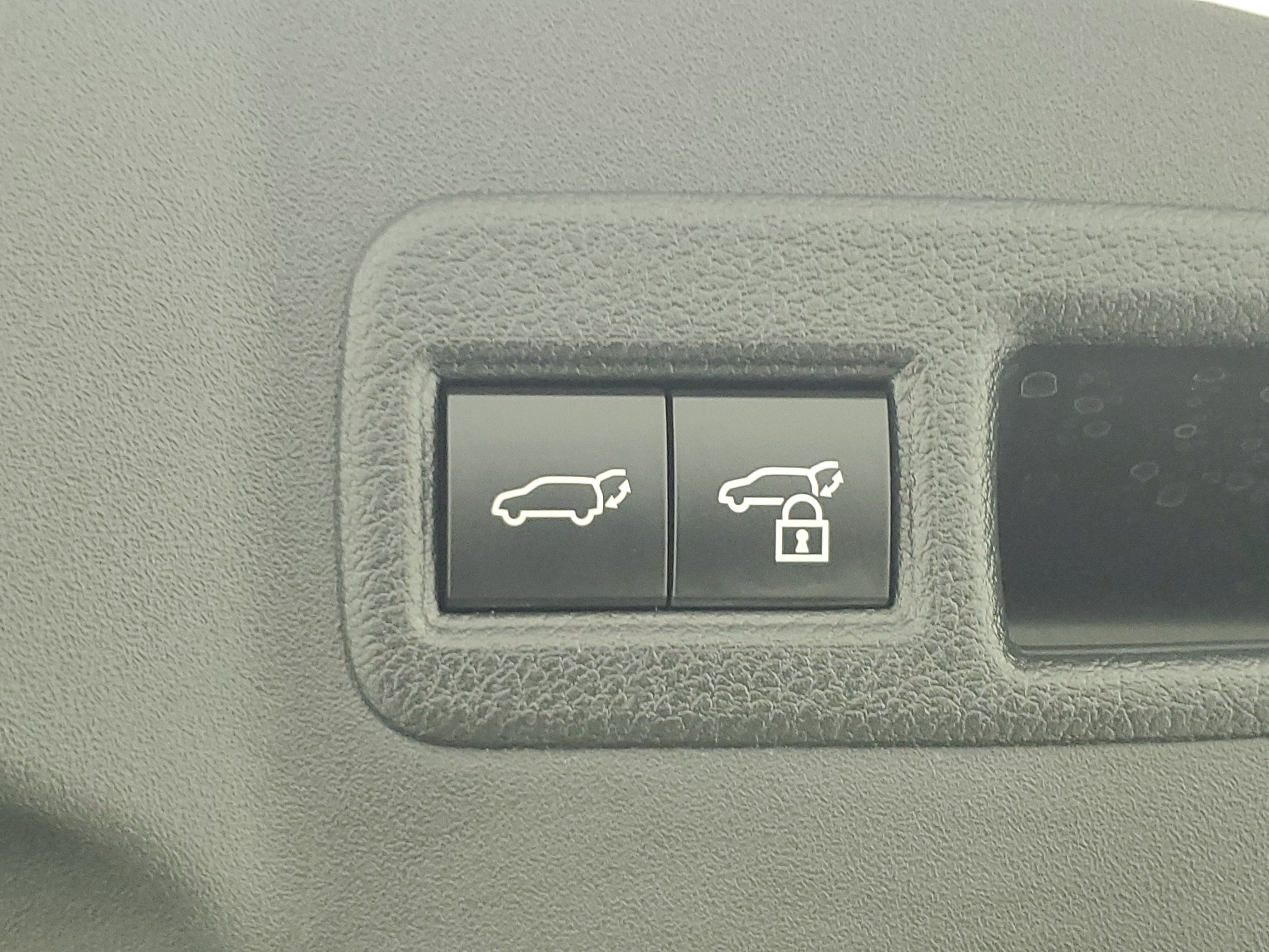 Certified 2025 Toyota bZ4X AWD image 9