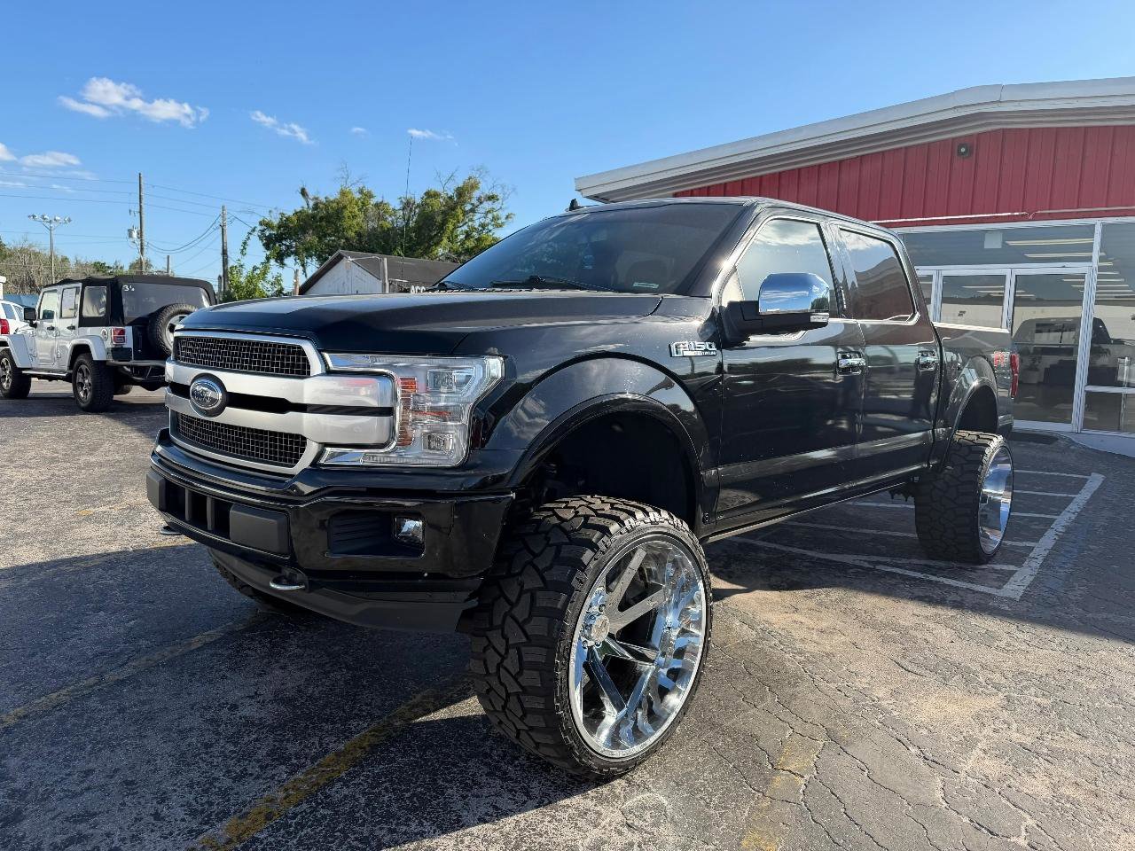 Used 2018 Ford F150 Platinum w/ Equipment Group 701A Luxury AWD/4WD image 3