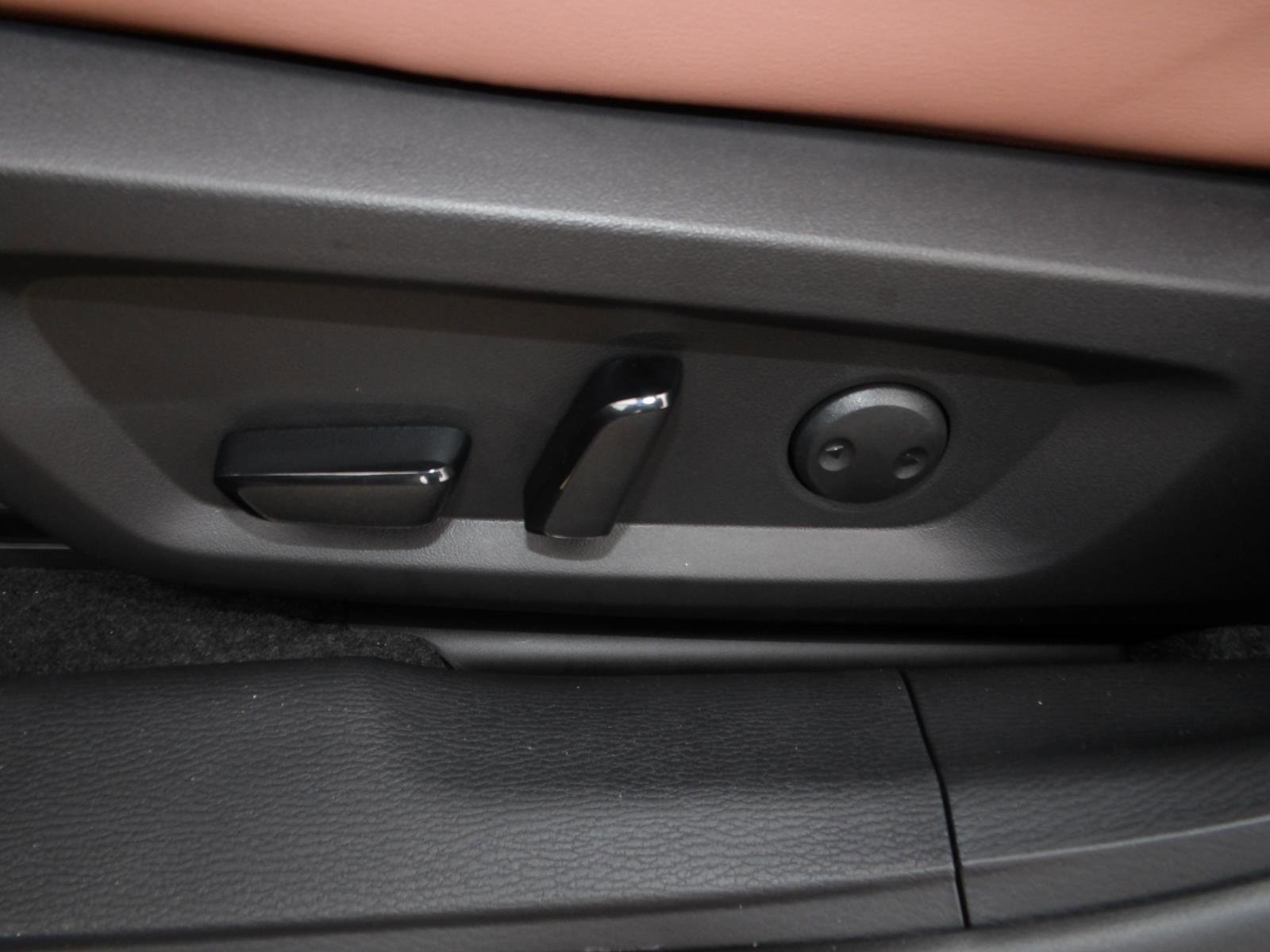 New 2026 Mitsubishi Outlander SEL image 18