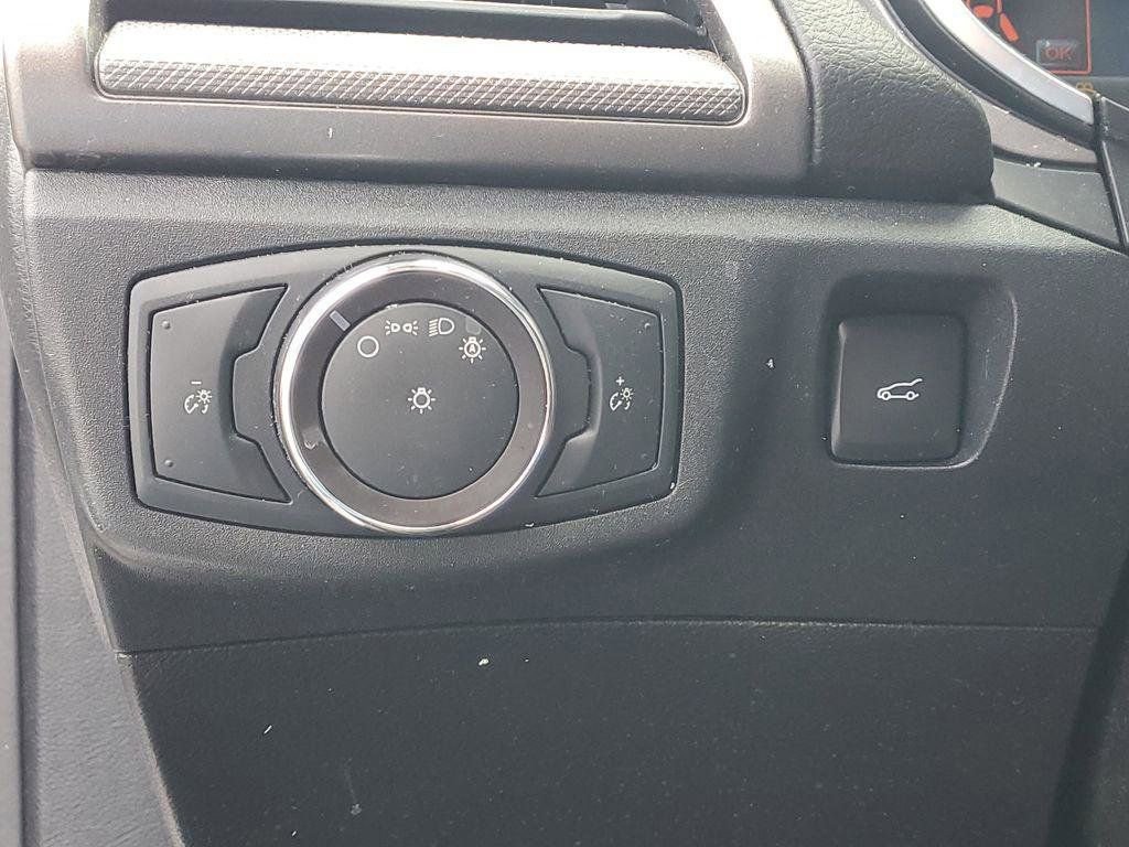 Used 2020 Ford Fusion SE image 8