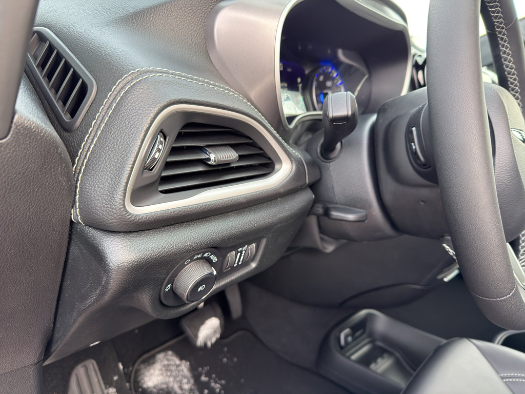 New 2026 Chrysler Pacifica Select image 14