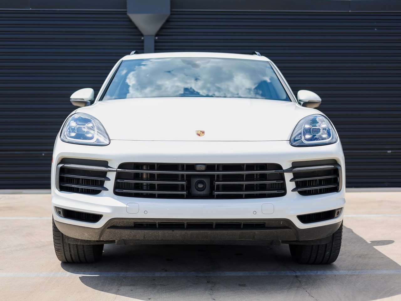 Certified 2023 Porsche Cayenne Platinum Edition image 10